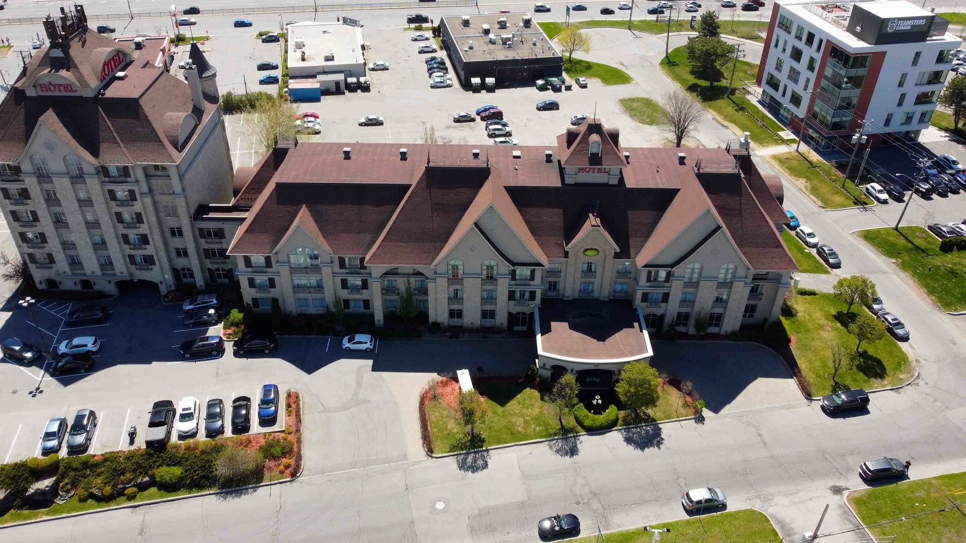 Le St-Martin Hôtel & Suites Laval cover Le St-Martin Hôtel & Suites Laval cover